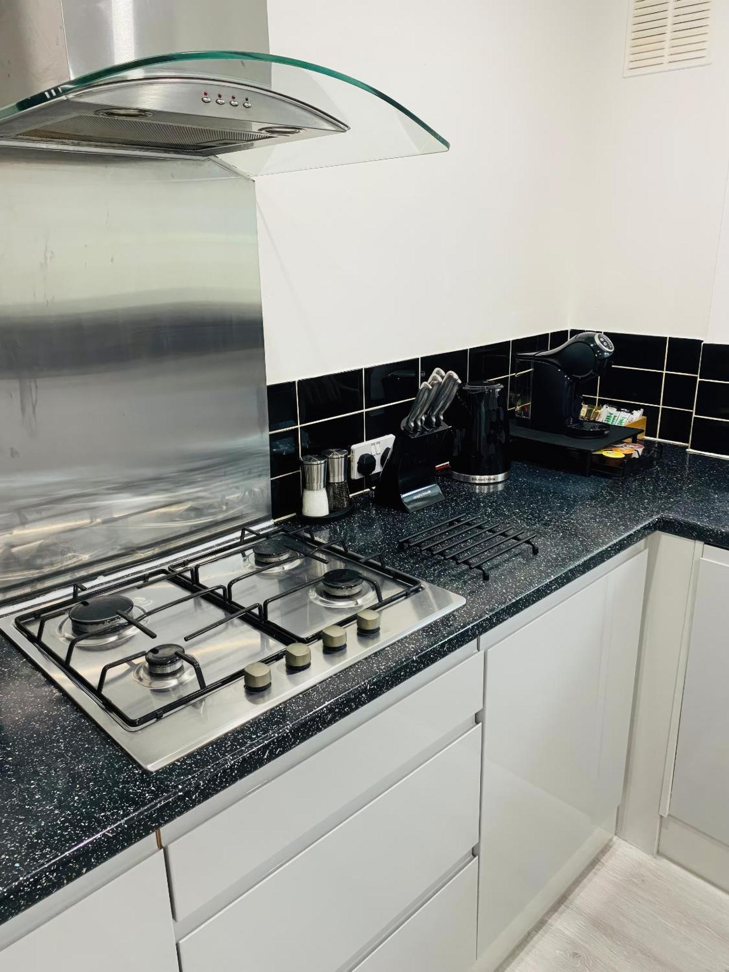 Holiday home In Farnborough With Free Parking, Wifi & Netflix
